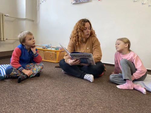 Fotogalerie MŠ Červená Hora - Návštěva knihovny v Červeném Kostelci -předškoláci, foto 7/16
