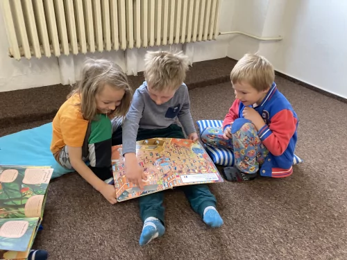 Fotogalerie MŠ Červená Hora - Návštěva knihovny v Červeném Kostelci -předškoláci, foto 13/16