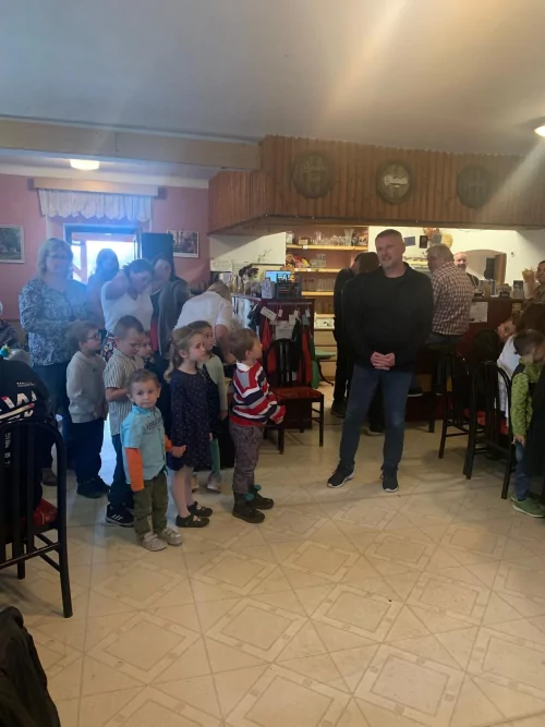 Fotogalerie MŠ Červená Hora - Program pro seniory z Červené Hory, foto 9/13