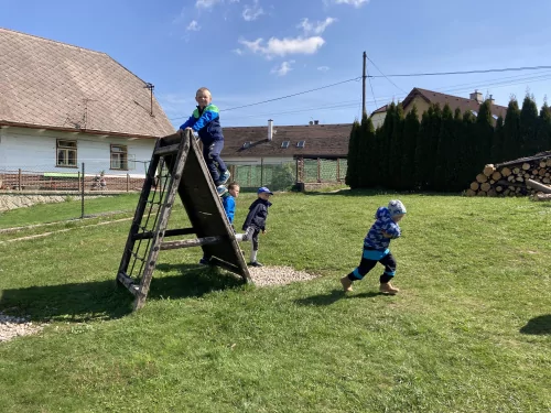 Fotogalerie MŠ Červená Hora - Čarodějnice 2021, foto 11/16