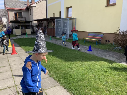Fotogalerie MŠ Červená Hora - Čarodějnice 2022, foto 3/10