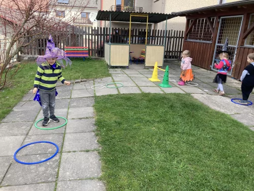 Fotogalerie MŠ Červená Hora - Čarodějnice 2022, foto 7/10