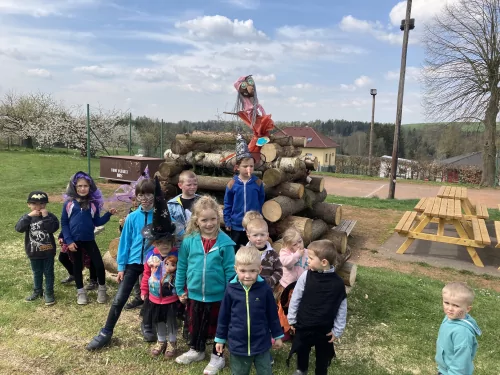 Fotogalerie MŠ Červená Hora - Čarodějnice 2022, foto 10/10