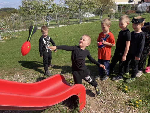 Fotogalerie MŠ Červená Hora - Čarodějnice 2025, foto 30/52