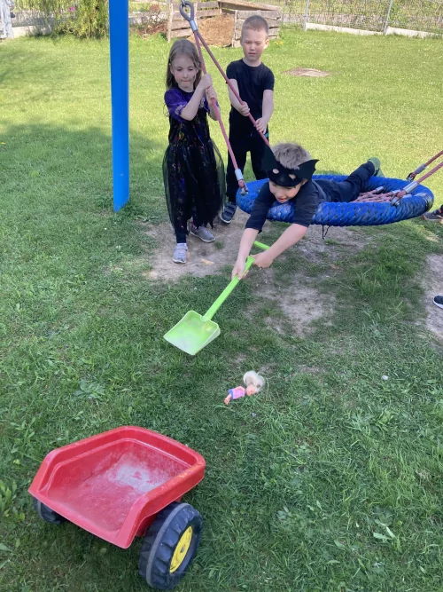 Fotogalerie MŠ Červená Hora - Čarodějnice 2025, foto 34/52