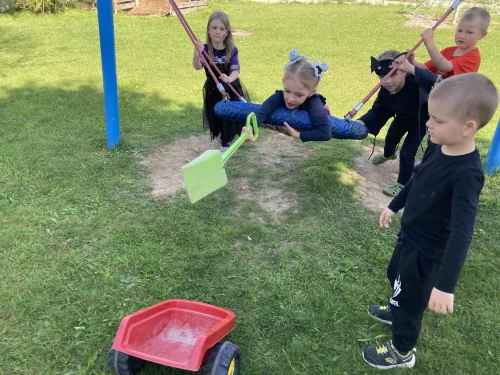 Fotogalerie MŠ Červená Hora - Čarodějnice 2025, foto 40/52