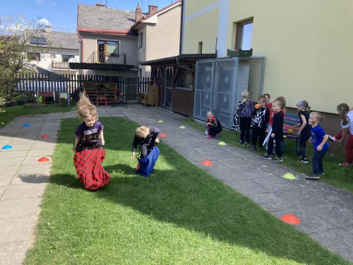 Fotogalerie MŠ Červená Hora - Čarodějnice 2025, foto 50/52