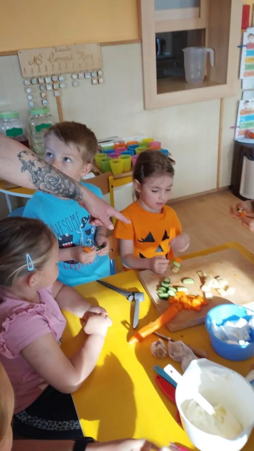 Fotogalerie MŠ Červená Hora - Pro maminky, foto 2/7