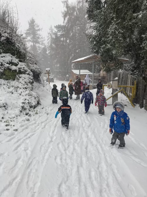 Fotogalerie MŠ Červená Hora - Za čerty na hradě Vizmburku, foto 5/27