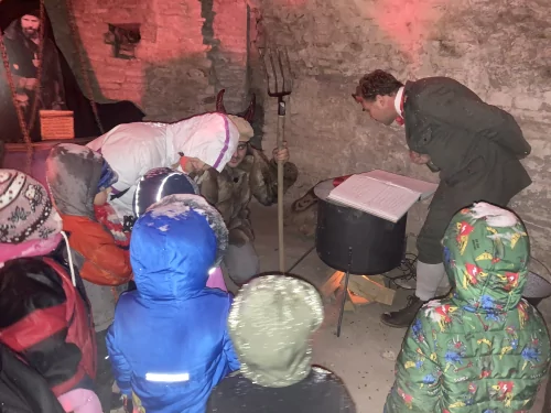 Fotogalerie MŠ Červená Hora - Za čerty na hradě Vizmburku, foto 12/27