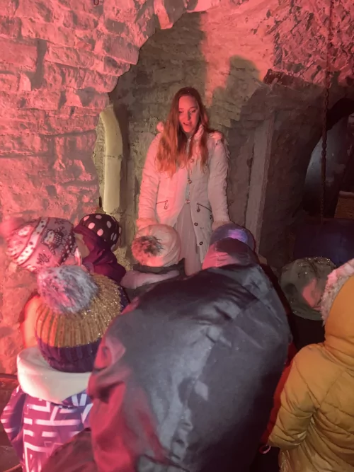 Fotogalerie MŠ Červená Hora - Za čerty na hradě Vizmburku, foto 13/27