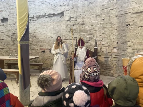 Fotogalerie MŠ Červená Hora - Za čerty na hradě Vizmburku, foto 16/27