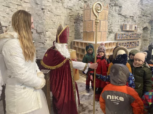 Fotogalerie MŠ Červená Hora - Za čerty na hradě Vizmburku, foto 18/27