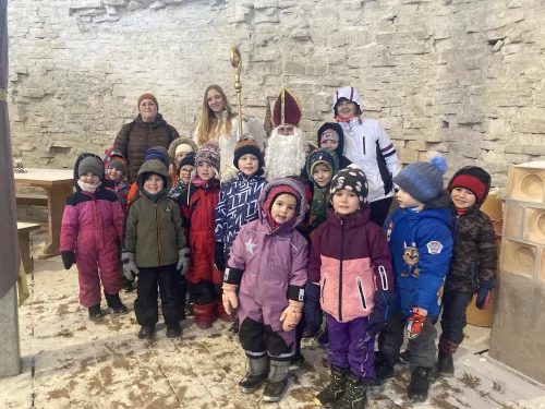 Fotogalerie MŠ Červená Hora - Za čerty na hradě Vizmburku, foto 20/27