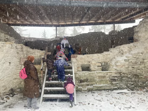 Fotogalerie MŠ Červená Hora - Za čerty na hradě Vizmburku, foto 23/27