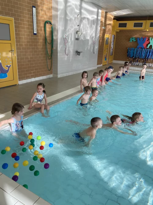 Fotogalerie MŠ Červená Hora - Plavecký výcvik 2025, foto 3/49