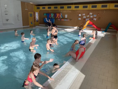 Fotogalerie MŠ Červená Hora - Plavecký výcvik 2025, foto 8/49