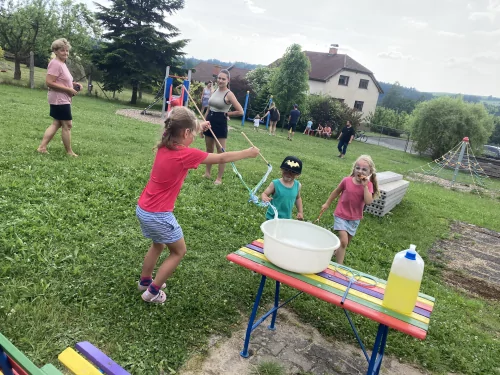 Fotogalerie MŠ Červená Hora - Rozloučení  předškoláků, foto 9/20
