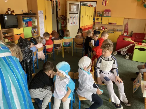 Fotogalerie MŠ Červená Hora - Karneval 2022, foto 14/15