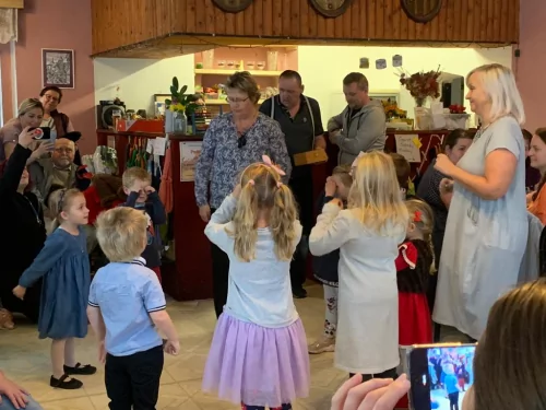 Fotogalerie MŠ Červená Hora - Odpoledne pro seniory z Červené Hory, foto 2/7