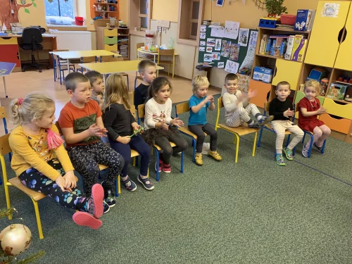 Fotogalerie MŠ Červená Hora - Vánoční představení - Sněhulák Zlobílek a Cesta do Betléma, foto 6/10