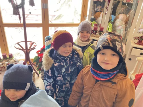 Fotogalerie MŠ Červená Hora - Kouzlo Vánoc-vánoční výstava v kempu Brodský, foto 6/14