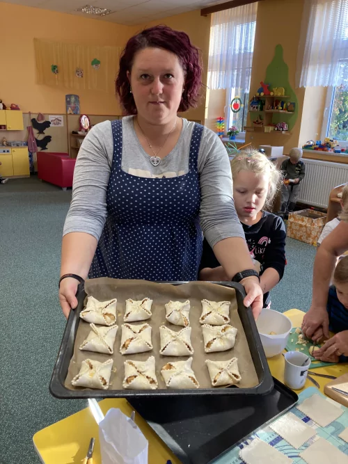 Fotogalerie MŠ Červená Hora - Jablíčkové tvoření, foto 6/11