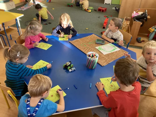 Fotogalerie MŠ Červená Hora - Jablíčkové tvoření, foto 8/11