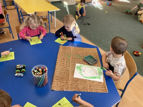 Fotogalerie MŠ Červená Hora - Jablíčkové tvoření, foto 9/11