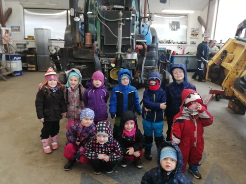 Fotogalerie MŠ Červená Hora - Traktory - exkurze u pana M. Jiránka, 25. února, foto 10/20