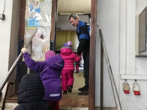 Fotogalerie MŠ Červená Hora - Traktory - exkurze u pana M. Jiránka, 25. února, foto 16/20