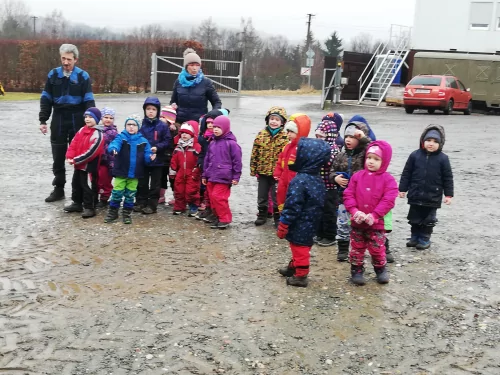 Fotogalerie MŠ Červená Hora - Traktory - exkurze u pana M. Jiránka, 25. února, foto 20/20