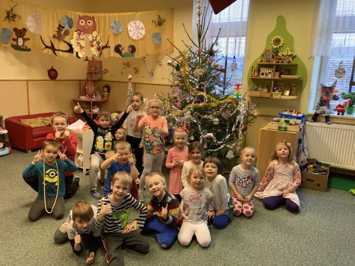 Fotogalerie MŠ Červená Hora - Zdobení stromečku, foto 9/9