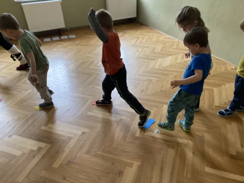 Fotogalerie MŠ Červená Hora - Pravěk a MDD s MŠ Studánka, foto 14/25