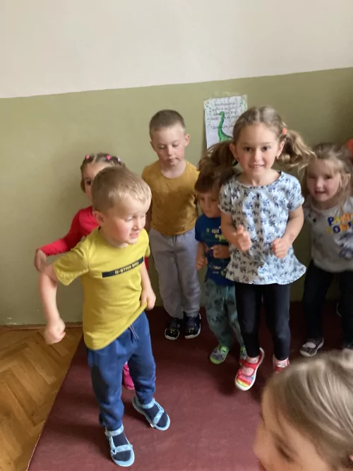 Fotogalerie MŠ Červená Hora - Pravěk a MDD s MŠ Studánka, foto 17/25