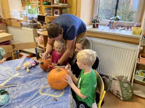 Fotogalerie MŠ Červená Hora - Dílna s rodiči-Podzimní dýně, foto 2/19
