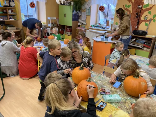 Fotogalerie MŠ Červená Hora - Dílna s rodiči-Podzimní dýně, foto 6/19
