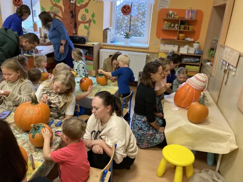Fotogalerie MŠ Červená Hora - Dílna s rodiči-Podzimní dýně, foto 8/19