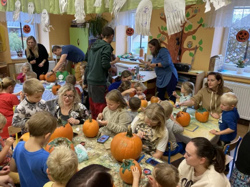 Fotogalerie MŠ Červená Hora - Dílna s rodiči-Podzimní dýně, foto 9/19