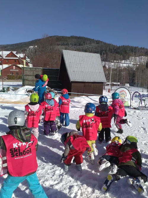 Fotogalerie MŠ Červená Hora - Lyžařský kurz - Jánské Lázně, březen, foto 12/26