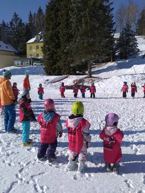 Fotogalerie MŠ Červená Hora - Lyžařský kurz - Jánské Lázně, březen, foto 15/26