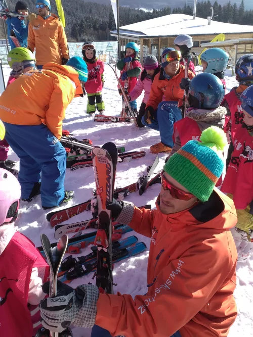 Fotogalerie MŠ Červená Hora - Lyžařský kurz - Jánské Lázně, březen, foto 16/26