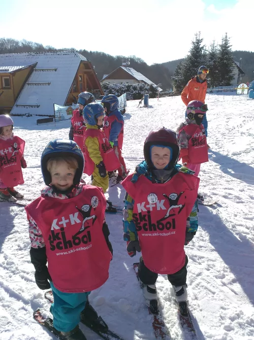 Fotogalerie MŠ Červená Hora - Lyžařský kurz - Jánské Lázně, březen, foto 17/26