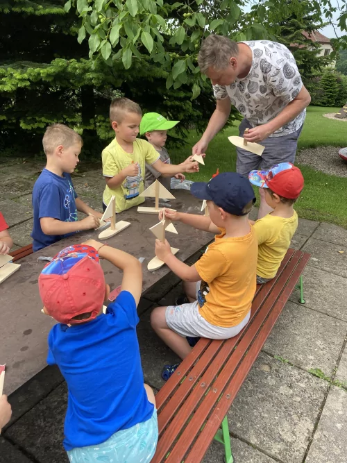 Fotogalerie MŠ Červená Hora - Projektový den-vyrábíme lodičku a kytičku, foto 7/16