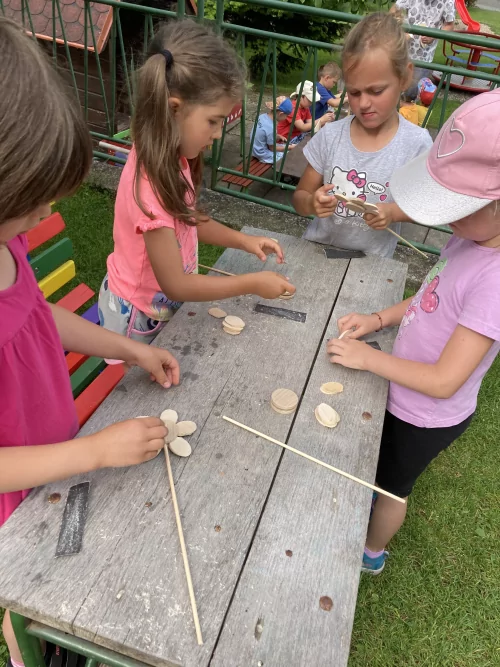 Fotogalerie MŠ Červená Hora - Projektový den-vyrábíme lodičku a kytičku, foto 9/16