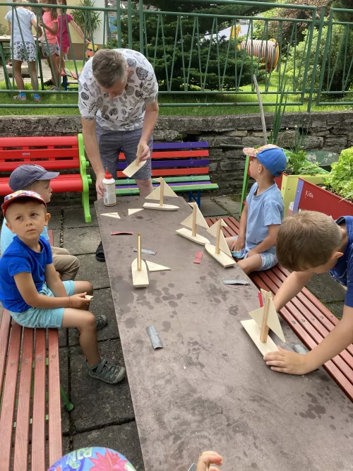 Fotogalerie MŠ Červená Hora - Projektový den-vyrábíme lodičku a kytičku, foto 10/16
