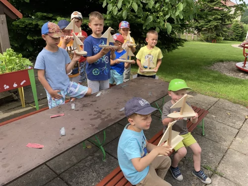 Fotogalerie MŠ Červená Hora - Projektový den-vyrábíme lodičku a kytičku, foto 12/16