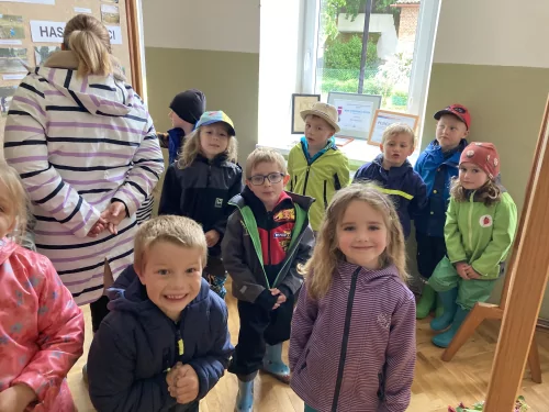 Fotogalerie MŠ Červená Hora - Červnové střípky-výstava 130. let SDH Červená Hora, Projekt se Sokolem do života a hry na zahradě, foto 3/17