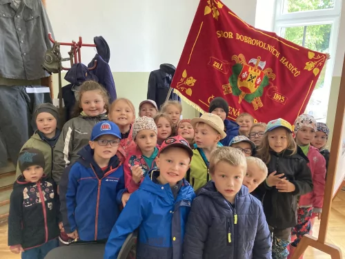 Fotogalerie MŠ Červená Hora - Červnové střípky-výstava 130. let SDH Červená Hora, Projekt se Sokolem do života a hry na zahradě, foto 4/17