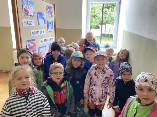 Fotogalerie MŠ Červená Hora - Červnové střípky-výstava 130. let SDH Červená Hora, Projekt se Sokolem do života a hry na zahradě, foto 6/17